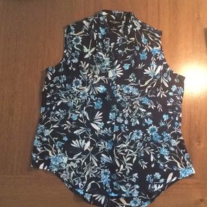 Women’s sleeveless shirt blouse